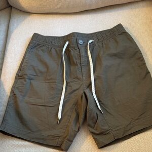 Men’s Vuori Olive Green Shorts